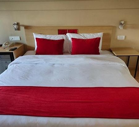 Lumis Studio Apartment Hyderabad Eksteriør bilde